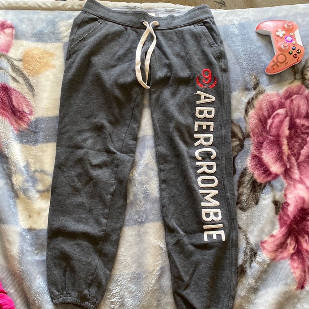 Grey sweat pants